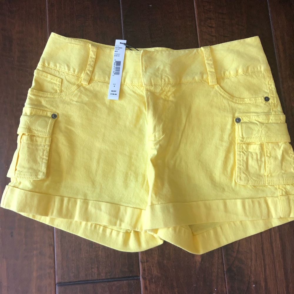 NWT Alice Olivia Sunshine Yellow Cargo Shorts SZ 0